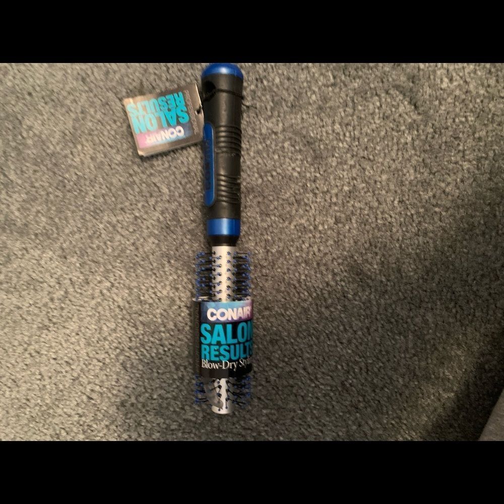 NWT con air round hair brush. Blue and black